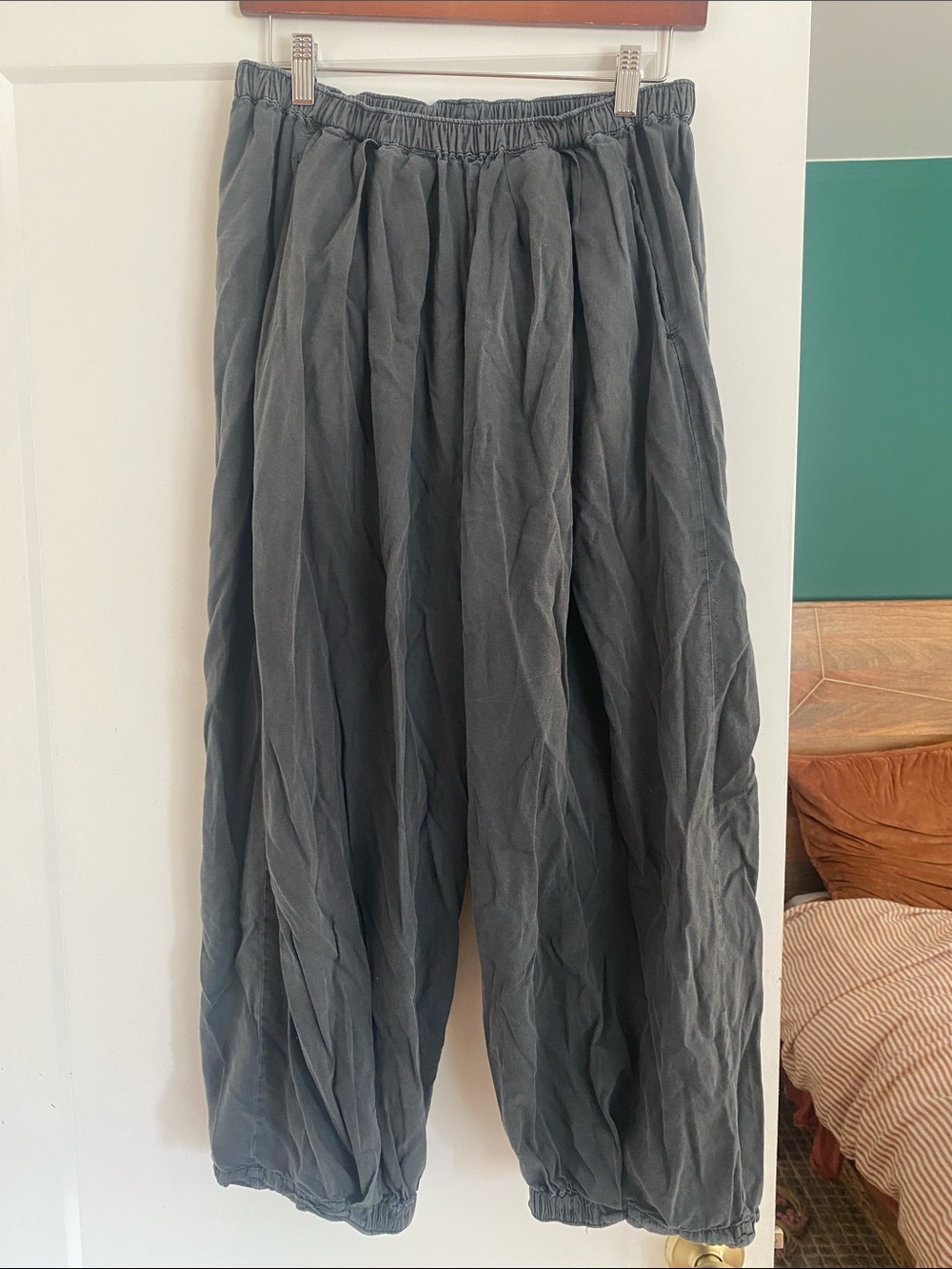 Free People wide leg pant SMALL washed black gray wide leg elastic waist pockets